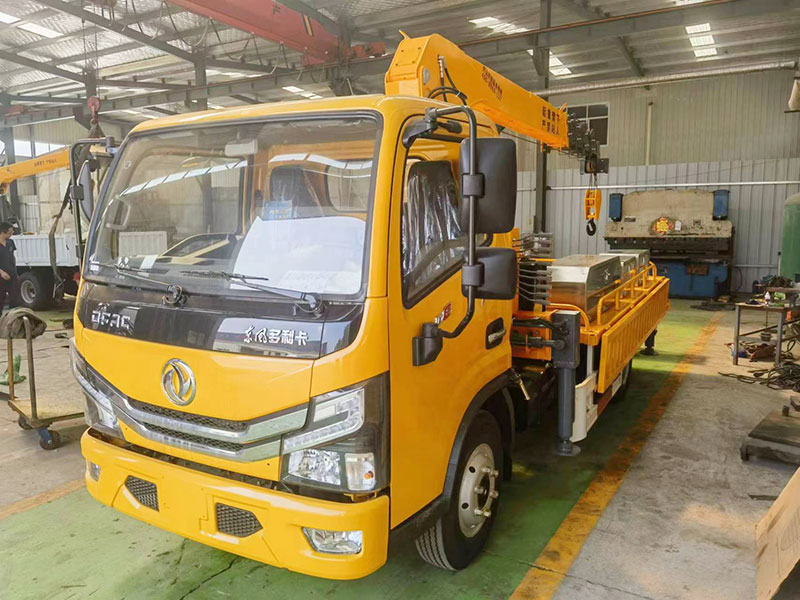 藍(lán)牌折臂高空作業(yè)車價格
